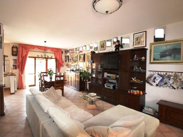Appartamento in vendita di 172 m² in Via Giuseppe di Vittorio, 5