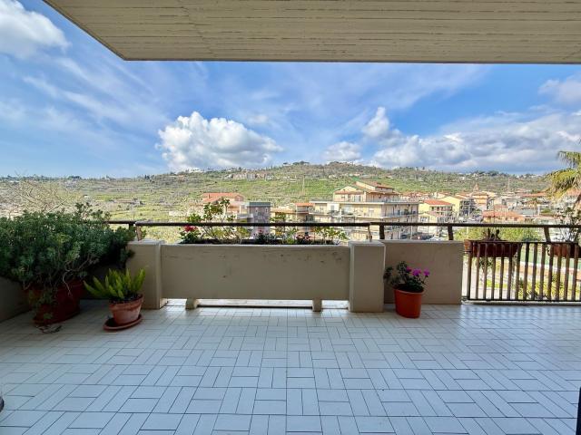 Appartamento in vendita di 172 m² in Via Giuseppe Leonardi, 3