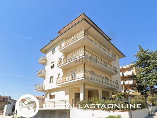 Appartamento in vendita di 172 m² in Via Giacomo Matteotti