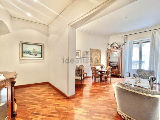 Appartamento in vendita di 172 m² in Via Dottor Consoli, 13