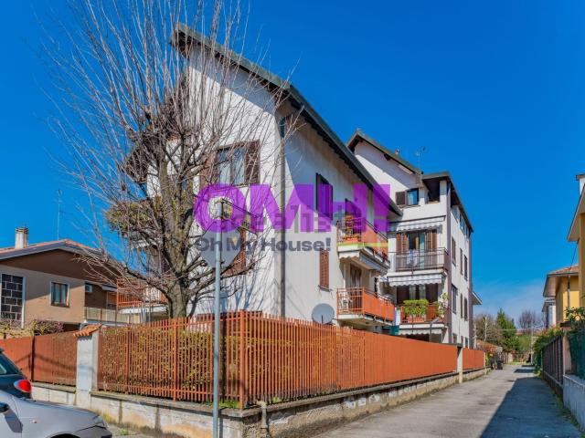 Appartamento in vendita di 172 m² in Via delle Grigne, 1