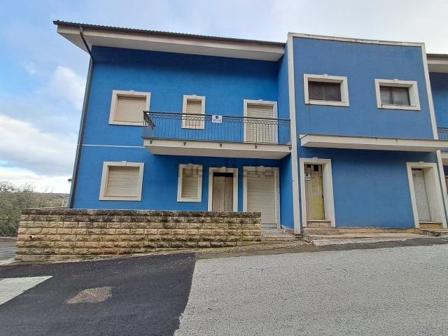 Appartamento in vendita di 172 m² in Via IV Novembre