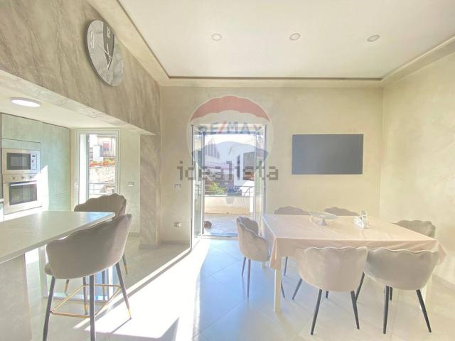 Appartamento in vendita di 172 m² in Via Macaluso, 150