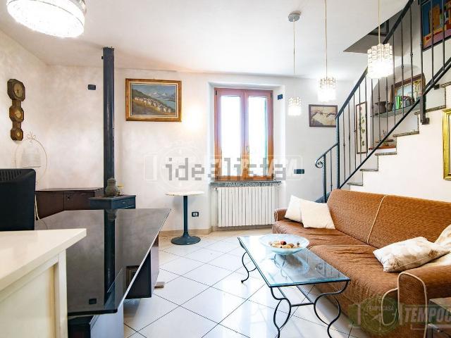 Appartamento in vendita di 172 m² in Via Muggiasca