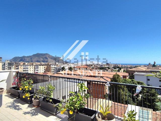 Appartamento in vendita di 172 m² in Via Quarto dei Mille, 6