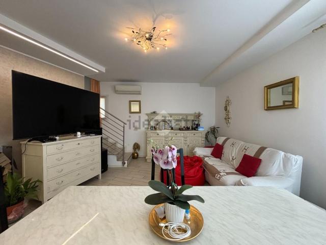 Appartamento in vendita di 172 m² in Via Roma, 200