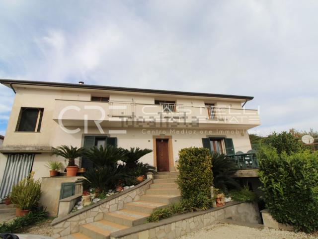 Appartamento in vendita di 172 m² in Via Trilussa, 16