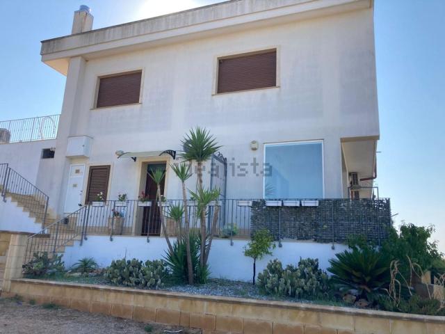 Appartamento in vendita di 172 m² in Viale Angelico Beato