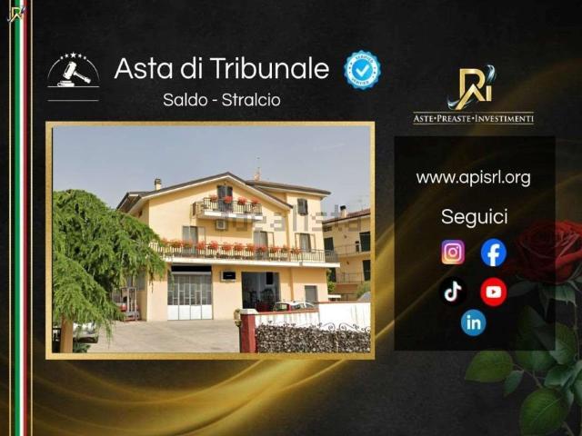 Appartamento in vendita di 173 m² in Via Alcide De Gasperi, 8