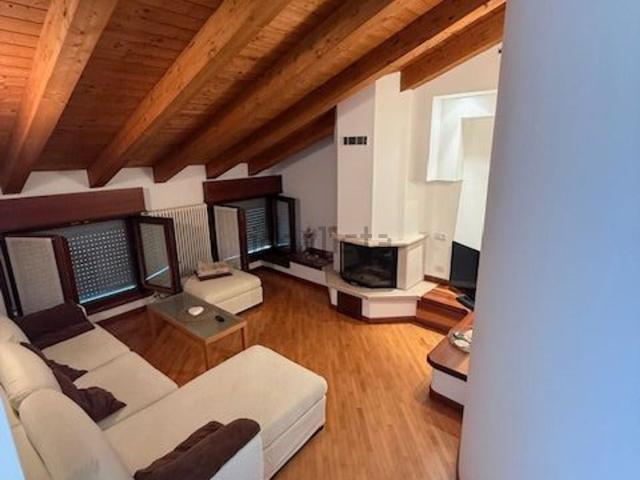 Appartamento in vendita di 173 m² in Via Battisti