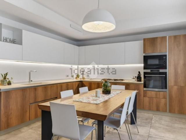 Appartamento in vendita di 173 m² in Via Badia, 107