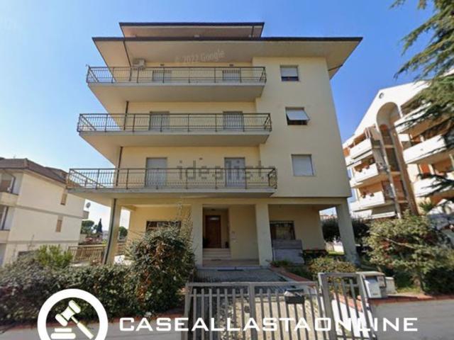 Appartamento in vendita di 173 m² in Via Giacomo Matteotti