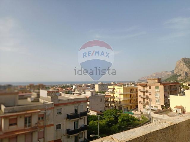 Appartamento in vendita di 173 m² in Via Don L. Sturzo, 11