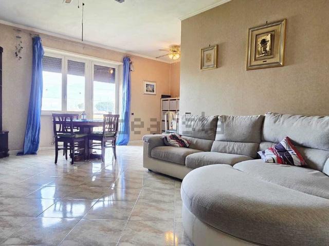 Appartamento in vendita di 173 m² in Via del Lago Regillo, 40
