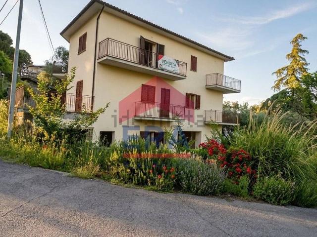 Appartamento in vendita di 173 m² in Via Luigi Biagioni