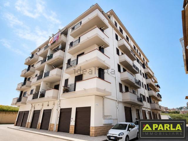 Appartamento in vendita di 173 m² in Via Monsignor Ficarra