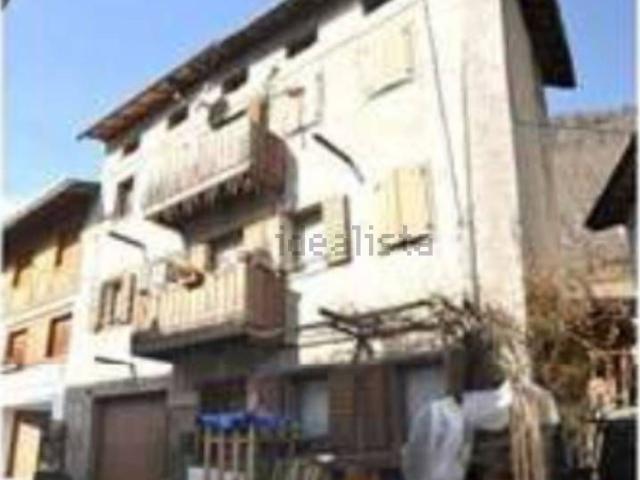 Appartamento in vendita di 173 m² in Via Monte Rite