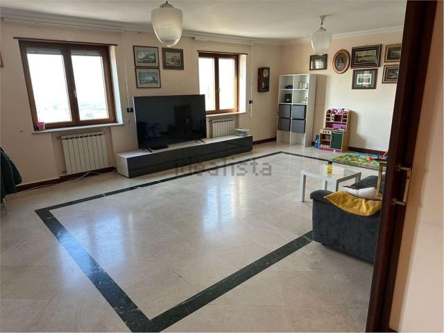 Appartamento in vendita di 173 m² in Via Michelangelo da Caravaggio, 89