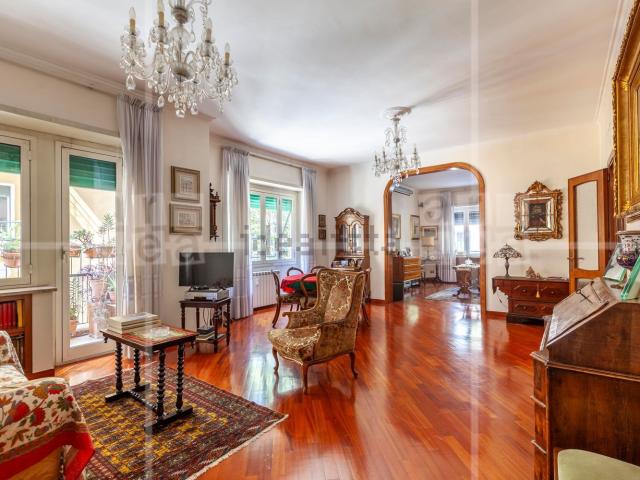 Appartamento in vendita di 173 m² in Via Nomentana, 330
