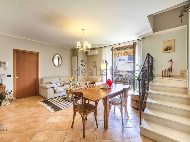 Appartamento in vendita di 173 m² in Via San Francesco D&apos Assisi, 52
