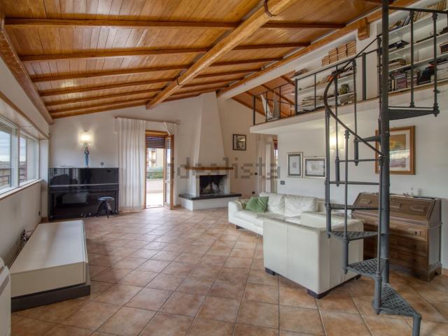 Appartamento in vendita di 173 m² in Via Pier Luigi Galletti, 40