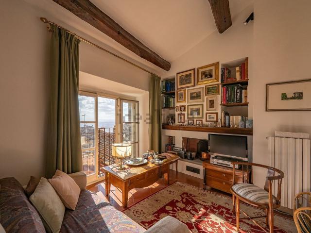 Appartamento in vendita di 173 m² in Via Roma