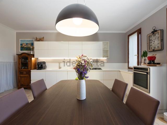 Appartamento in vendita di 173 m² in Via Rimini, 104
