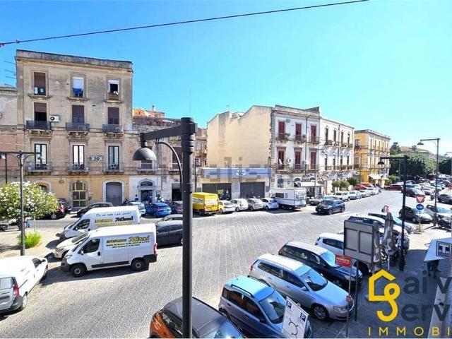 Appartamento in vendita di 173 m² in Via Umberto Cagni