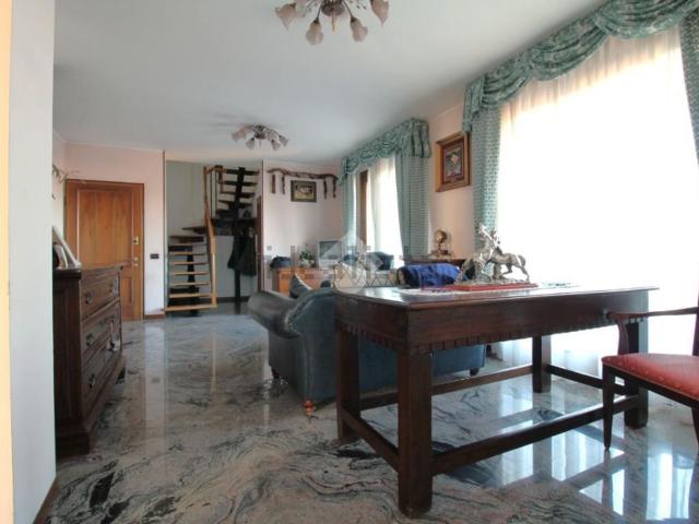 Appartamento in vendita di 173 m² in Viale Refice, 1