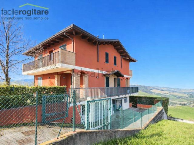 Appartamento in vendita di 173 m² in Lungomare Dante Alighieri, 15