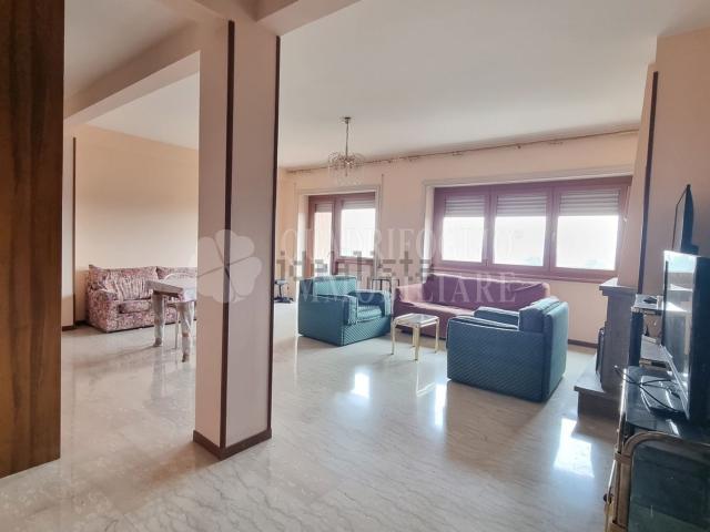 Appartamento in vendita di 174 m² in Via Cassia, 1280