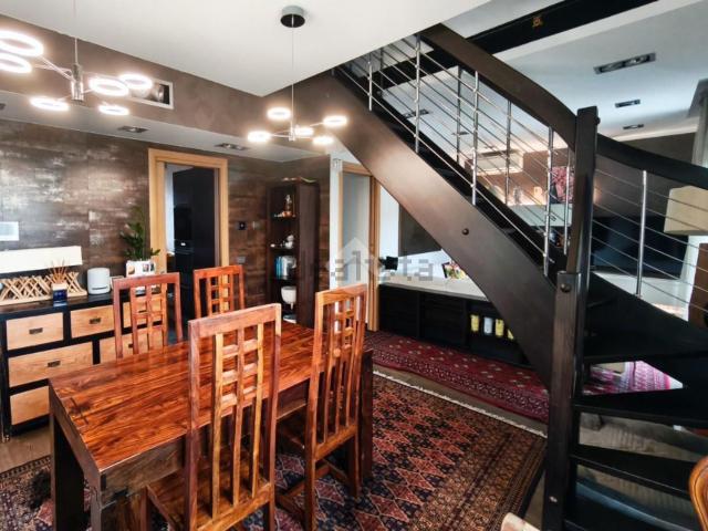Appartamento in vendita di 174 m² in Via Giacomo Puccini, 8