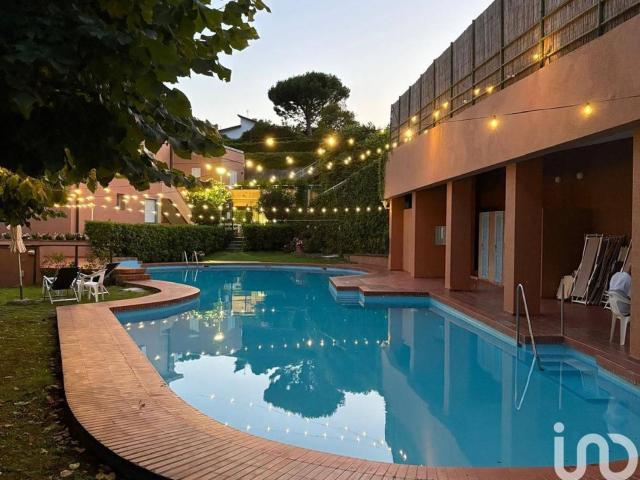 Appartamento in vendita di 174 m² in Via della Pineta, 63