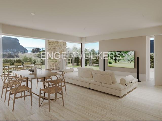 Appartamento in vendita di 174 m² in Via Emilio Salgara
