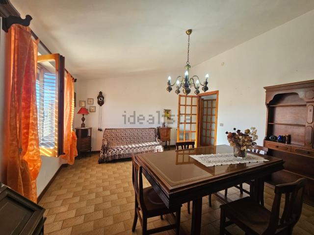 Appartamento in vendita di 174 m² in Via Edmondo de Amicis, 10