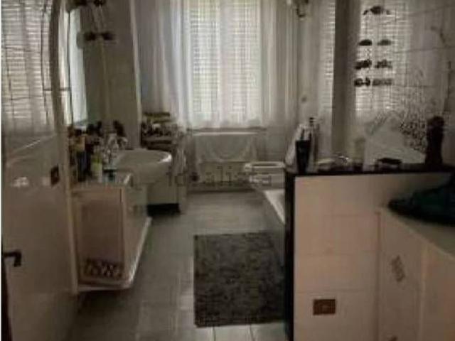 Appartamento in vendita di 174 m² in Via L. Romagnoli, 4