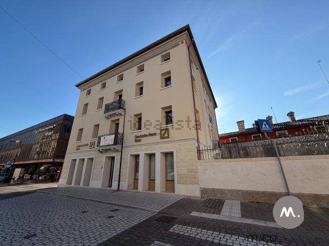 Appartamento in vendita di 174 m² in Via Mazzini