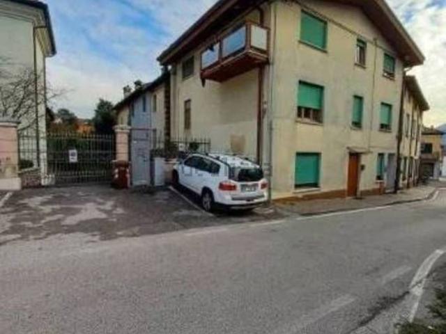 Appartamento in vendita di 174 m² in Via Roma, 2