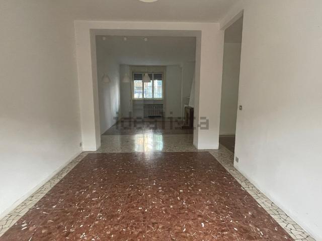 Appartamento in vendita di 174 m² in Via Tortona