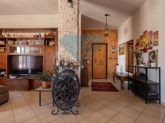 Appartamento in vendita di 174 m² in Via Trento, 19