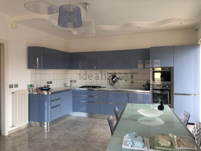 Appartamento in vendita di 174 m² in Via Vittorio Veneto, 101