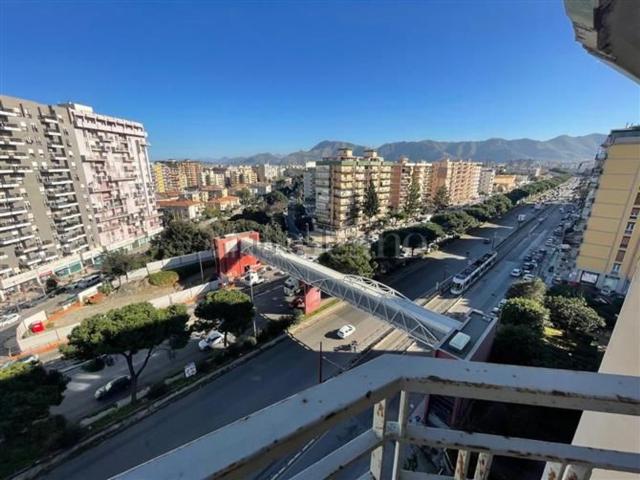 Appartamento in vendita di 174 m² in Viale della Regione Siciliana