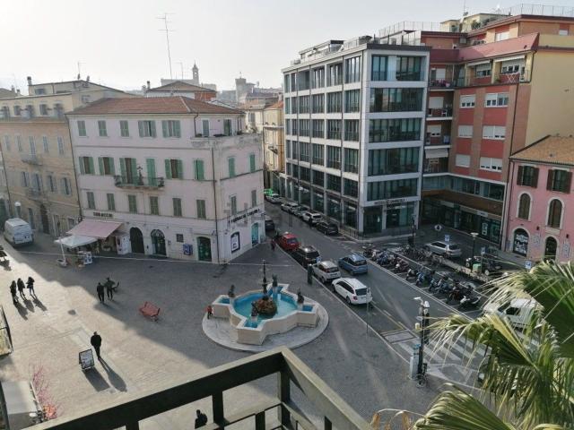 Appartamento in vendita di 174 m² in Viale Secondo Moretti