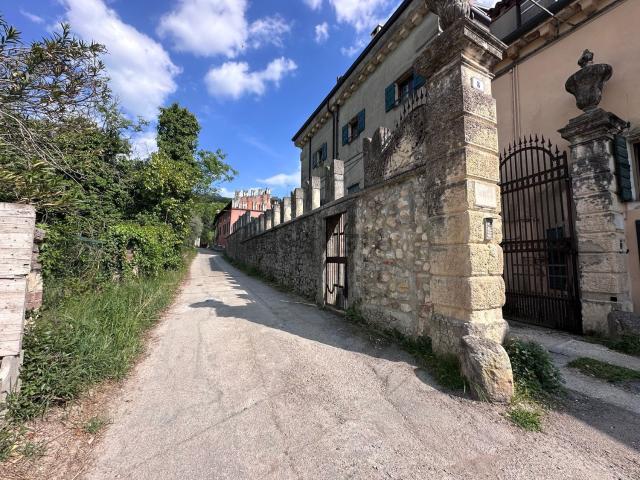 Appartamento in vendita di 174 m² in Contrada Gazzego
