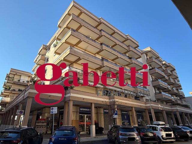 Appartamento in vendita di 174 m² in Corso Alcide De Gasperi, 15