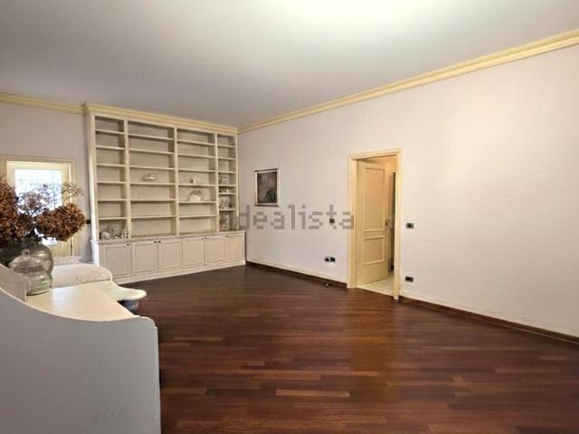 Appartamento in vendita di 174 m² in Corso Martiri della Libertà