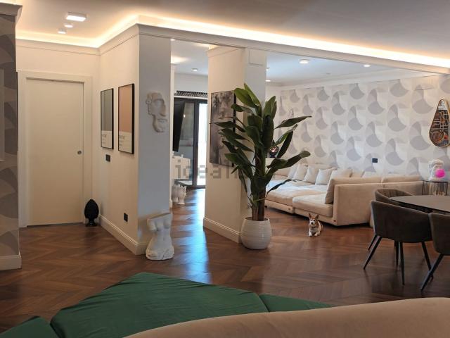 Appartamento in vendita di 174 m² in Strada Statale 114 Orientale Sicula