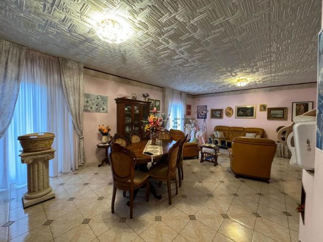 Appartamento in vendita di 175 m²