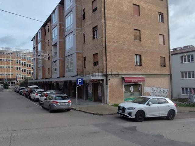 Appartamento in vendita di 175 m² in Via Caduti del Lavoro, 2