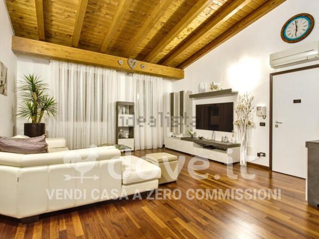 Appartamento in vendita di 175 m² in Via Caduti di Nassiriya, 27